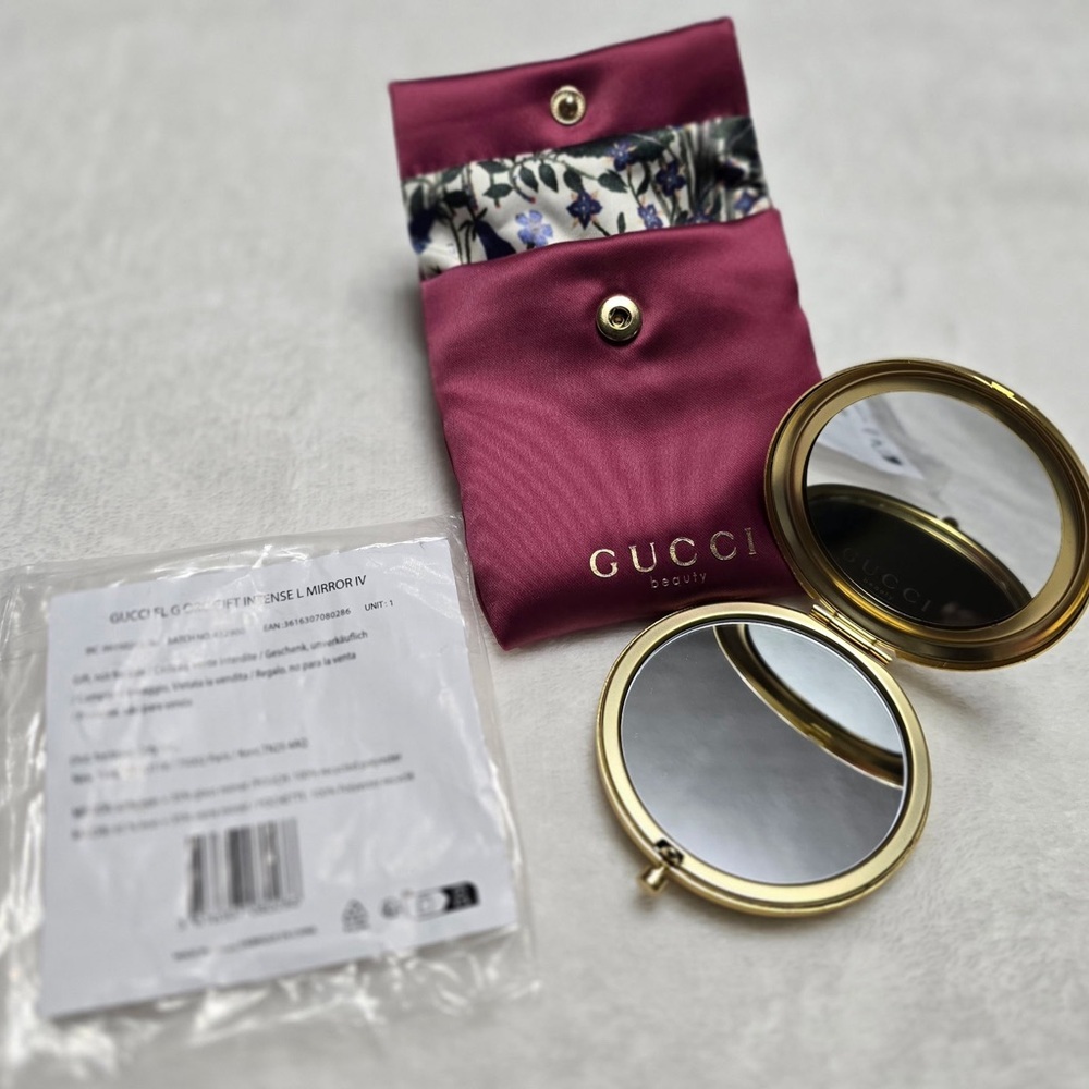 Gucci Beauty Compact with Floral Design NEW In Bag